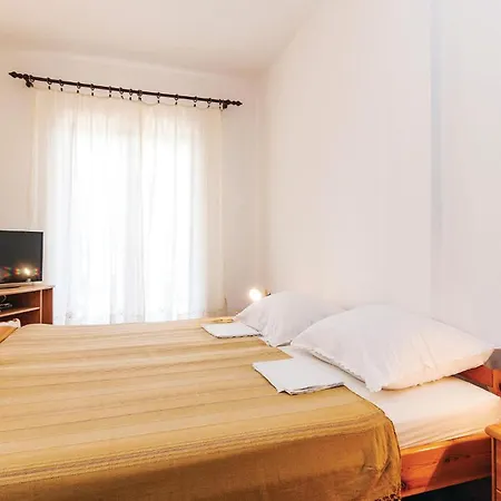 Beautiful Apartment In Posedarje With Wifi ポセダリェ